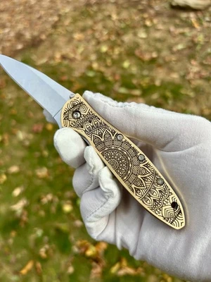 Cuchillo de puerro Kershaw personalizado | Escalas de piel de dragón de latón grabado | Hecho en EE. UU. Foto 1 de 4