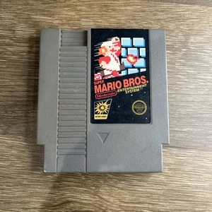 Super Mario Bros. (Nintendo NES, 1985) 5 Screw Variant OEM - Tested - Picture 1 of 2