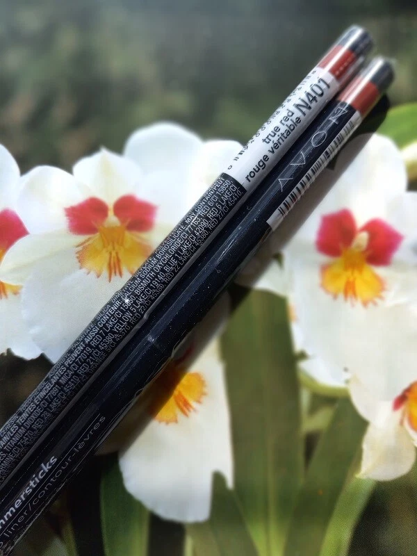 Avon Glimmersticks Lip Liner - Lot of 2 - TRUE RED N401 - FAST SHIPPING !!!  - Image 1 of 1