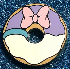 DISNEY WDW 2014 MICKEY & FRIENDS MYSTERY DONUT PIN PACK DAISY DUCK PIN - Picture 1 of 1