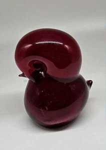 Statuina uccellino vintage svedese in vetro artistico rosso soffiato a mano - fermacarte 3" - Foto 1 di 7