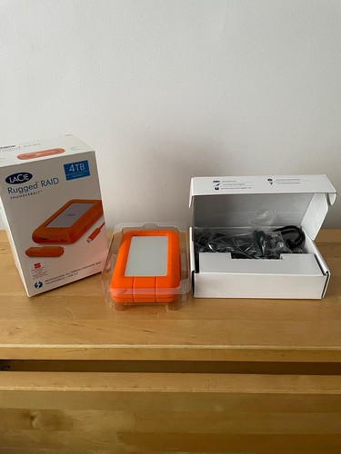 Foto 1 di 8