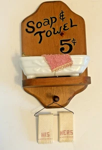 Vintage 80er Country Bad Krallenfuß Badewanne Holz Kreuzstich Seife & Handtuch Wanddeko - Bild 1 von 9