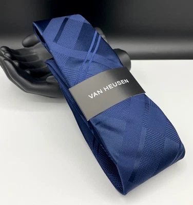Corbata de cuello para hombre Van Heusen ~ azul marino ~ cuadros y cuadros ~ nueva precio de venta sugerido por el fabricante: $45. Foto 1 de 3