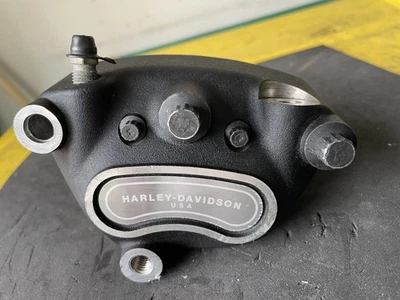 Pinza de freno delantera izquierda genuina Harley Davidson Softail Dyna 2000-2007 Foto 1 de 3