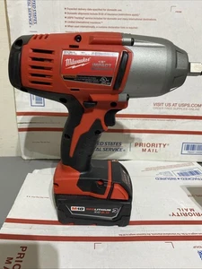Milwaukee 2663-20 M18 18V Llave de Impacto Inalámbrica 1/2" Con Batería - Imagen 1 de 5