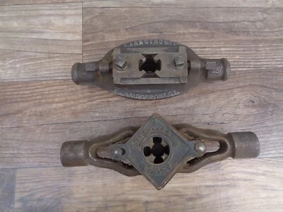 2 - Vintage Pipe Threader Heads - ARMSTRONG & MILLAR - Image 1 of 4