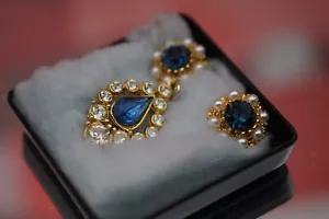 Vintage Ear Clips and Pendant Set Gold Metal Blue Sapphire Glass Seed Pearls - Picture 1 of 14