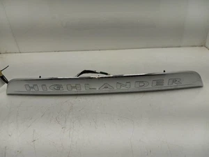2012 TOYOTA HIGHLANDER 2.7L REAR TAIL FINISH PANEL - Picture 1 of 12