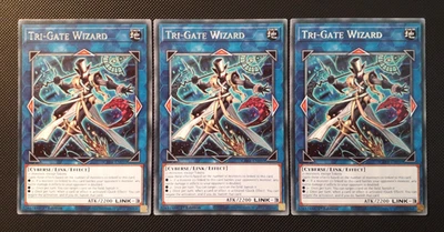 Yu-Gi-Oh! 3x Tri-Gate Wizard, CRBR-EN050, Rare, 1. Edition, Englisch, Near Mint - Bild 1 von 2