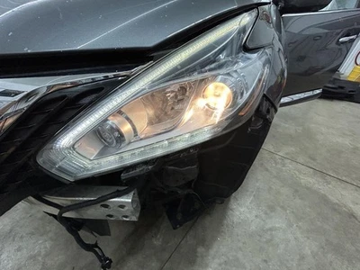Faro halógeno negro carcasa superior Nissan Murano 2015-2017 Foto 1 de 4