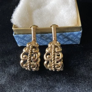 Avon Vintage goldfarbene Ohrclips Seil & Wirbeldetail durchbrochene Creolen mit Box - Bild 1 von 5
