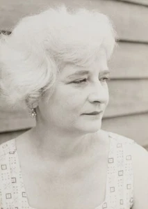 Vivian Maier-CHICAGO Legend, ca. 1950er Gelatine Silberdruck, 7 x 5 cm - Bild 1 von 2