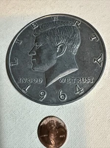 XL 3 Inch Medal 1964 Kennedy Half Dollar USA Novelty Coin Weighs 80 Grams - Picture 1 of 4