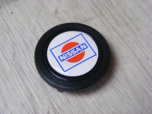 Nissan Hupenknopf Horn Button Sunny Skyline Bluebird Terrano Patrol 100NX 200SX - Picture 1 of 2