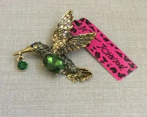 Betsey Johnson Green Gemmed Crystal Hummingbird Bird Brooch Pin / Pendant Unique - Picture 1 of 3