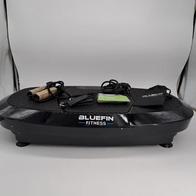 Bluefin Fitness Dual-Motor 3D 3D Vibrationsplatte | Extra Große Anti-Rutsch-Ober - Bild 1 von 4