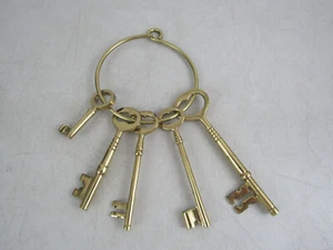 Vintage großes 5er Set dekorative Messing versilberte Bit/Skelett Schlüssel mit großem Ring - Bild 1 von 12