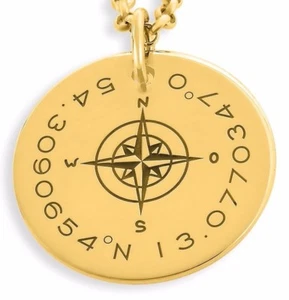 Cadena con coordantes, cadena de brújula chapada en oro, joyería marítima, grabado - Imagen 1 de 1