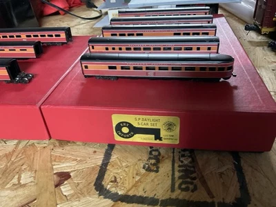 Key Imports N Scale Brass Southern Pacific Daylight Passenger Cars FULL SET (10) - Image 1 of 4