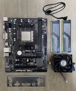 Combo GIGABYTE GA-F2A75M-HD2 / AMD A10-5800K CPU / DDR3 4GB - Picture 1 of 7