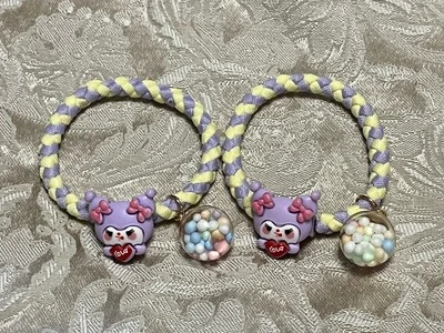 Adorable Kuromi Tejido con Bola Corbata de Pelo Soporte Cola de Caballo Scrunchie Conjunto de 2 Foto 1 de 3