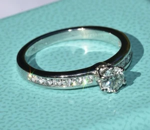 Anillo De Compromiso De Diamante De Platino Tiffany & Co. - Imagen 1 de 14