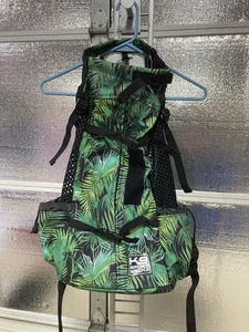 K9 Sport Sack Hunderucksack - großer Tropical Leaf Print Träger Welpe Reise Wandern - Bild 1 von 9