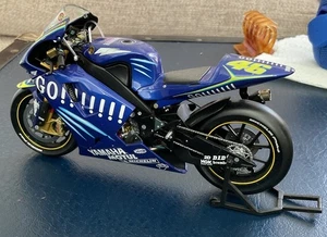 Minichamps 1:18 Scale Yamaha YZR-M1 V. Rossi Moto GP 2004 Go!!!!!! Livery. Boxed - Picture 1 of 13