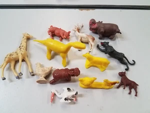 ❤️ Vintage Plastic Animals Hong Kong Pig, Hippo, Dinosaur, Panther, Deer & More - Picture 1 of 7