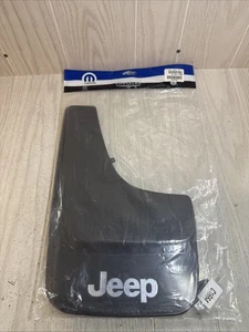 OEM Genuine Set Of LH & RH Jeep Splash Guards Mud Flaps Black W/ Silver Logo - Foto 1 di 3