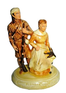SEBASTIAN MINIATURE SML-288 The Pioneer Couple - Picture 1 of 3