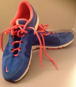 Women's 9.5 Nike - Picture 1 of 12