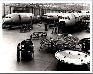 PL Original Lot 4 Photos Hawker Siddeley Trident Assembly Line 6 x 8 - Picture 1 of 8