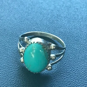 Vintage Sterling Silver Marked Band w Splits Sides & Large Oval Turquoise Cab - Picture 1 of 9