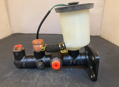 Cilindro mestre de freio ITM - Compatível com 79-80 Toyota Corona - OE# 47207-20090 - Imagem 1 de 4