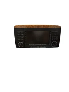 06-09 Mercedes-benz Radio R Class R350 R500 OEM Part # A 251 870 4689 - Picture 1 of 6