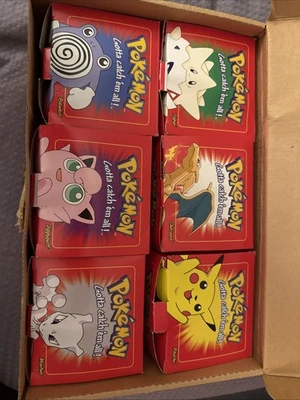 Juego de Bolas y Cartas Pokemon Vintage Chapado en Oro 23K Foto 1 de 4
