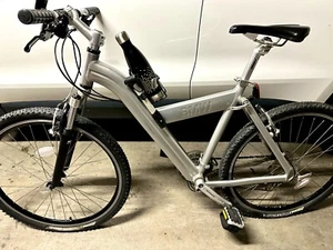 Unique folding BMW Bicycle Q3.S with shoulder bag. Perfectly fits in trunk. - Picture 1 of 11