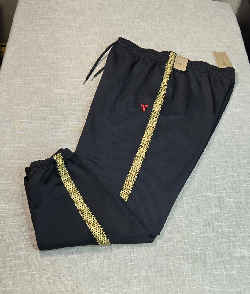 Nike Kobe "Year of the Mamba" Black/Gold Therma-FIT Pants HQ4699-010 Men's Sz S
