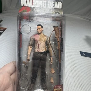 McFarlane AMC WALKING DEAD 5" FIGURE SERIES FOUR 4 RICK GRIMES NEW SEALED - Picture 1 of 3