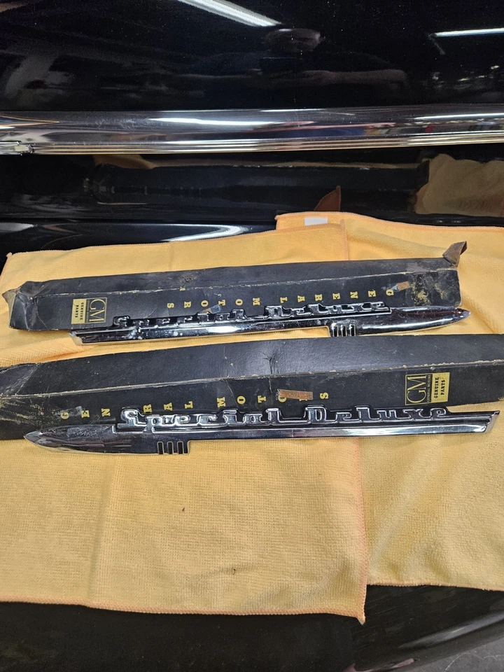 1942 1946 1948  Chevrolet Fleetline Special Deluxe Nos Hood Moldings 2dr 4dr - Image 1 of 1