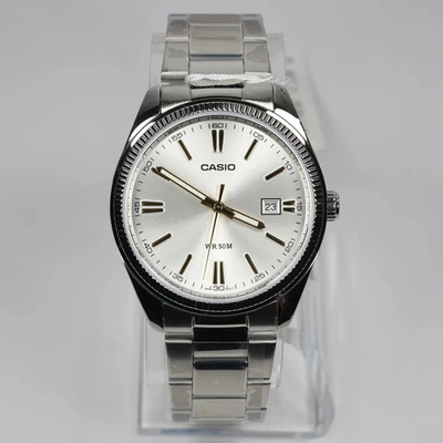 Reloj de cuarzo Casio para hombre con esfera blanca de rayos de sol de acero inoxidable MTP-1302D-7A2 Foto 1 de 4