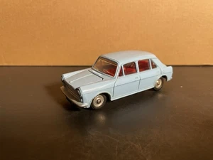 Dinky Toys 1960's Morris 1100 Sedan, Model 140, Blue, Made In England, Meccano - Picture 1 of 8