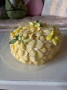 Vintage GELB Seide Blumen PILLBOX HUT KLEIN 20,5 UMFANG - Bild 1 von 16