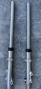 SUZUKI GS750 GS750E 1980 Front Forks Fork Pair 51103-45400 51104-45400 N.O.S - Picture 1 of 7