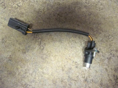 Sensor de posición del árbol de levas Jeep Wrangler 2005-2006 con perno.  PA66GF25 Foto 1 de 3