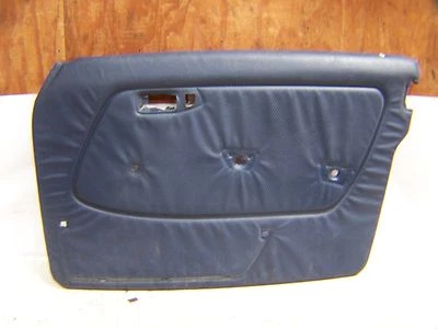 Mercedes-Benz 240D 1982 panel de puerta cubierta de puerta delantera derecha lado pasajero manual Foto 1 de 4