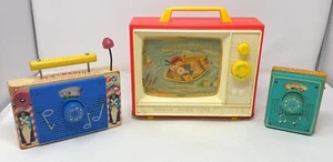 VTG FISHER PRICE Two Tune Music Box TV 1966 TV-Radio Pocket Radio - Picture 1 of 7