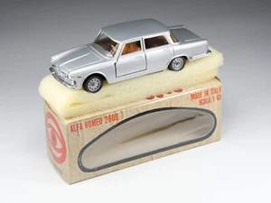 MEBETOYS - A4 - Alfa Romeo 2600 Berline - Gris Métallisé - En boite - Foto 1 di 15